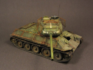 Масштабная модель танка Т-34-85. Автор - Эдуард Валишин.